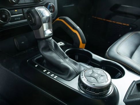 Used 2024 Ford Bronco Badlands image 15