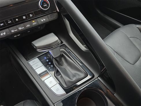 Certified 2023 Hyundai Elantra Limited image 24