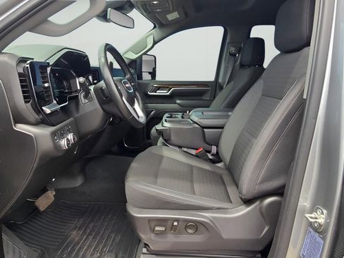 Used 2025 GMC Sierra 2500 SLE w/ SLE Value Package; AWD/4WD image 10