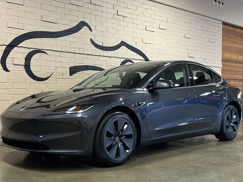 Used 2025 Tesla Model 3 Long Range RWD image 10