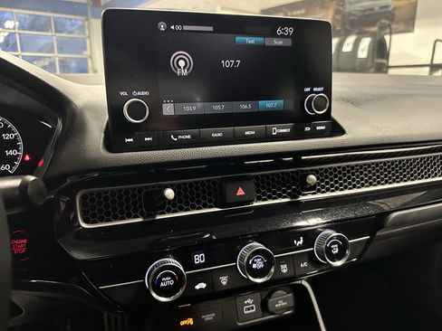 Used 2024 Honda Civic Sport image 11