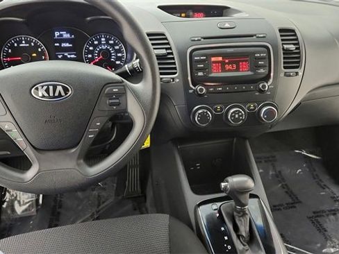 Used 2017 Kia Forte LX image 22