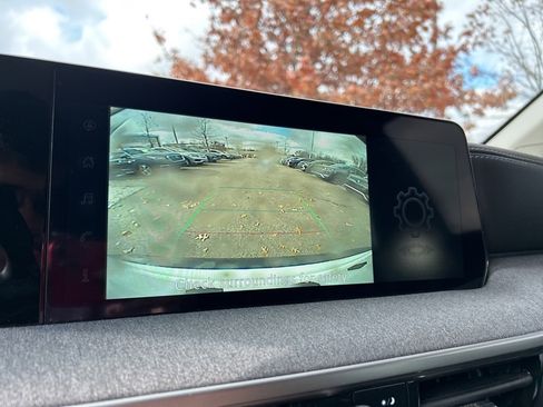 Used 2025 Nissan Kicks SV image 16