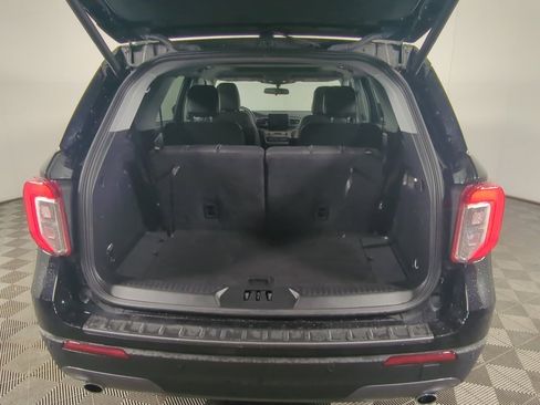 Used 2023 Ford Explorer XLT w/ Equipment Group 202A image 7
