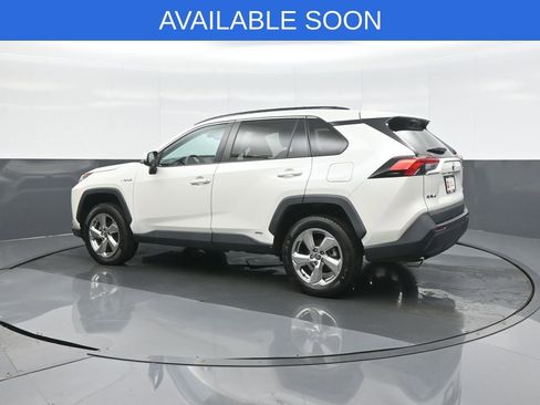 Used 2021 Toyota RAV4 XLE Premium AWD/4WD image 5