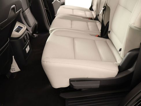 New 2026 Lincoln Navigator Premiere AWD/4WD image 13