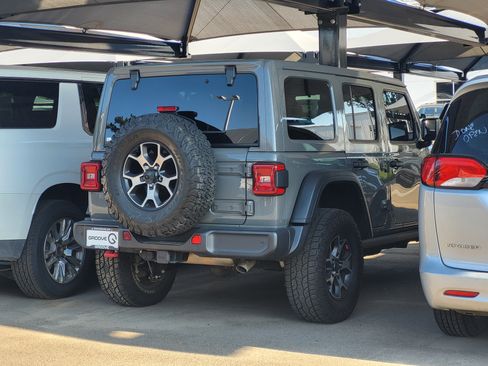 Used 2018 Jeep Wrangler Unlimited Rubicon AWD/4WD image 3