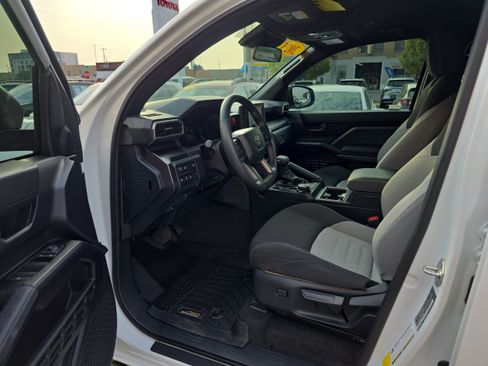 Used 2025 Toyota 4Runner TRD Off-Road AWD/4WD image 2