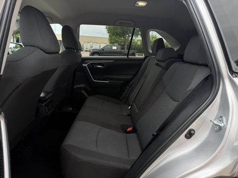 Used 2025 Toyota RAV4 XLE FWD image 25