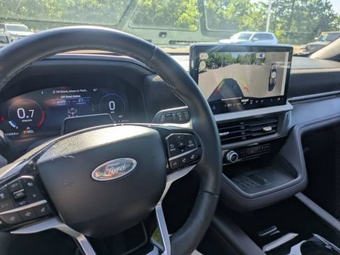 Used 2025 Ford Explorer Platinum AWD/4WD image 33
