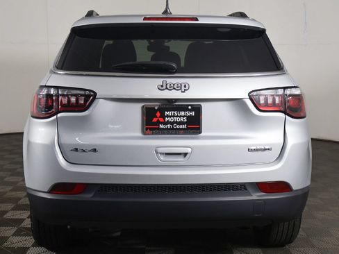 Used 2025 Jeep Compass Latitude AWD/4WD image 11