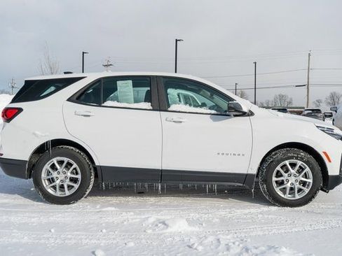 Used 2023 Chevrolet Equinox LS image 5