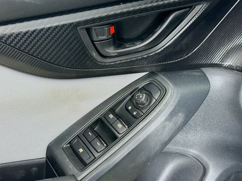 Used 2018 Subaru Crosstrek 2.0i image 24