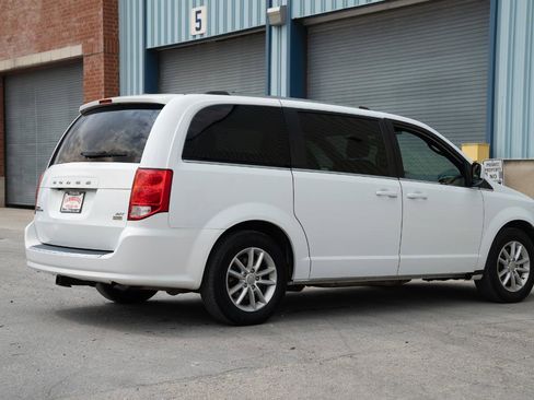 Used 2019 Dodge Grand Caravan SXT FWD image 13