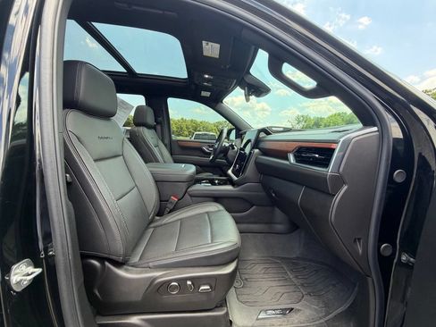 Used 2025 GMC Yukon Denali w/ Sun & Power Step Package AWD/4WD image 24