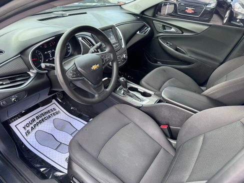 Used 2017 Chevrolet Malibu LT image 35