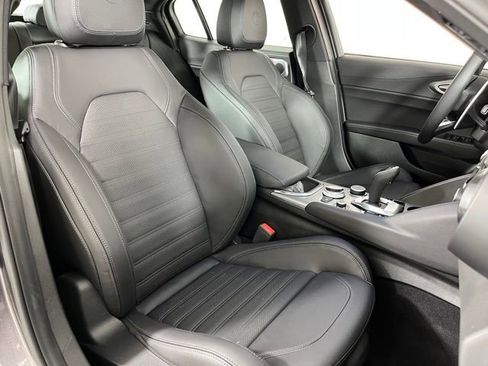 Used 2025 Alfa Romeo Giulia AWD w/ Veloce Package AWD image 46