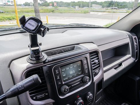 Used 2016 RAM 2500 Tradesman w/ Chrome Appearance Group AWD/4WD image 28