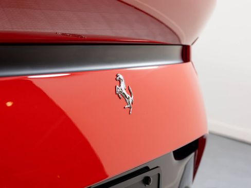 Used 2023 Ferrari 812 Competizione RWD image 9