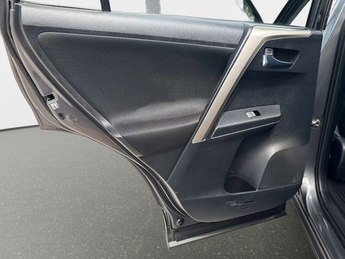 Used 2014 Toyota RAV4 XLE image 12