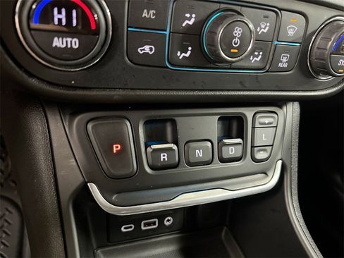 Used 2020 GMC Terrain Denali image 17