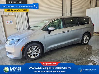 Used 2017 Chrysler Pacifica LX