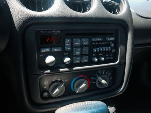 Used 1998 Pontiac Firebird Formula w/ Opt Pkg image 23