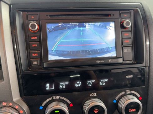 Used 2015 Toyota Sequoia Platinum image 24