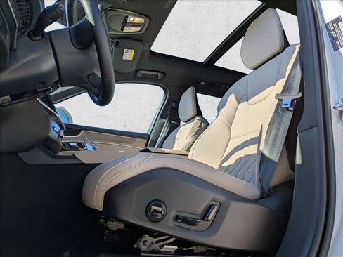 New 2025 Volvo XC90 B5 Core w/ Protection Package Premier AWD/4WD image 4
