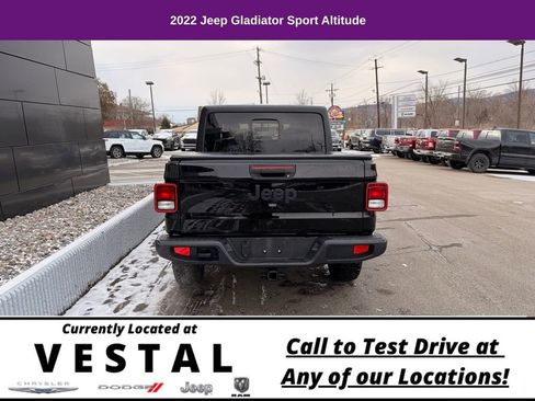 Used 2022 Jeep Gladiator Sport image 8