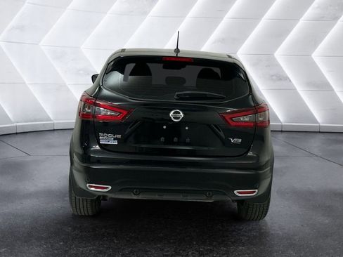 Used 2020 Nissan Rogue Sport S image 5