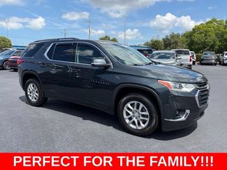 Used 2021 Chevrolet Traverse LT FWD video 1