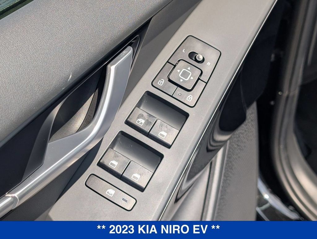 Used 2023 Kia Niro Wind w/ Wind Preserve Package FWD image 11