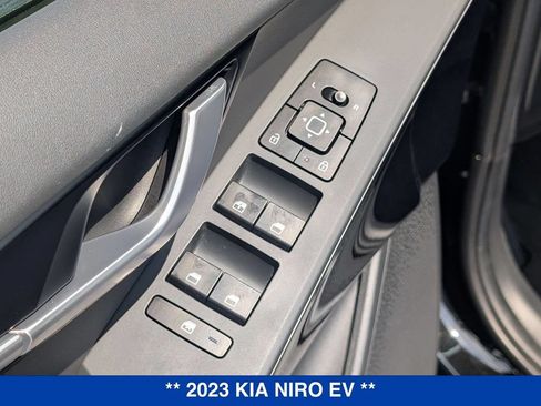 Used 2023 Kia Niro Wind w/ Wind Preserve Package FWD image 11