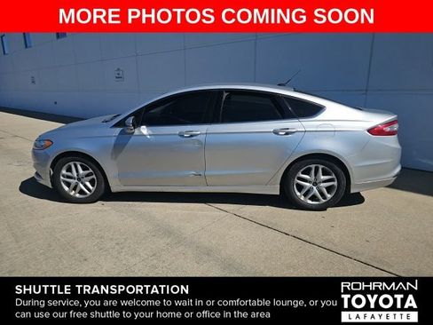 Used 2016 Ford Fusion SE FWD image 6