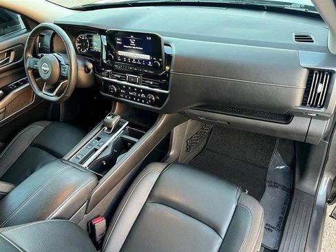Used 2023 Nissan Pathfinder SL w/ Lighting Package (N92) image 20