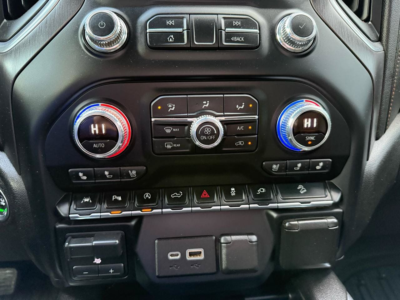 Used 2019 GMC Sierra 1500 AT4 w/ AT4 Premium Package AWD/4WD image 32