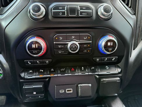 Used 2019 GMC Sierra 1500 AT4 w/ AT4 Premium Package AWD/4WD image 32