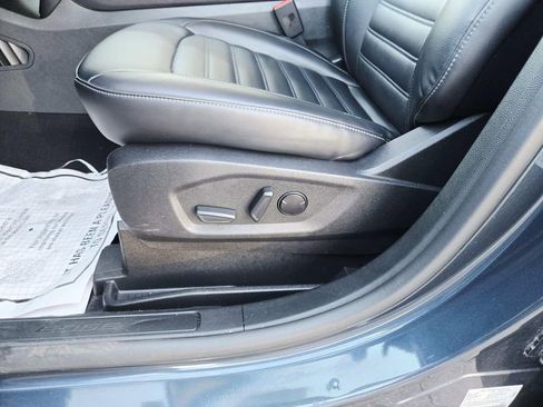 Used 2024 Ford Edge SEL image 33