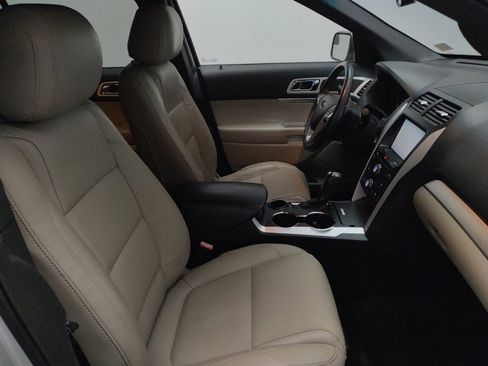 Used 2015 Ford Explorer XLT w/ Equipment Group 202B image 21