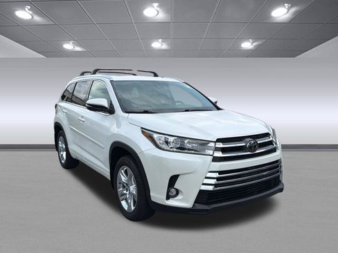 Used 2019 Toyota Highlander Limited AWD/4WD image 5