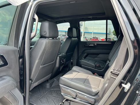 Used 2025 Chevrolet Tahoe Z71 w/ Comfort Package AWD/4WD image 10