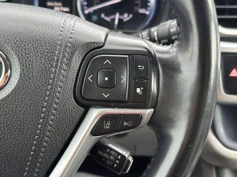 Used 2019 Toyota Highlander Limited Platinum AWD/4WD image 33