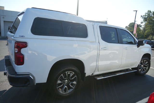 Used 2025 Chevrolet Silverado 1500 LT AWD/4WD image 24