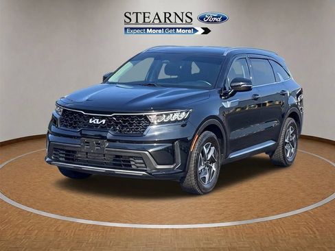 Used 2022 Kia Sorento S FWD image 2
