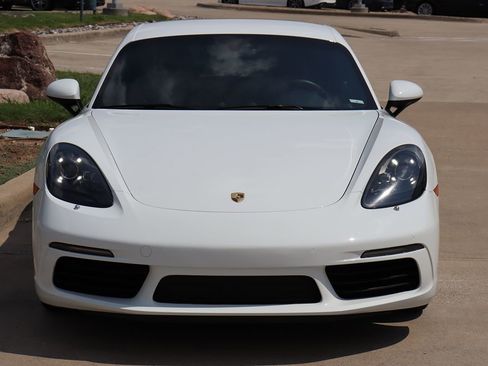 Used 2019 Porsche 718 Cayman image 3