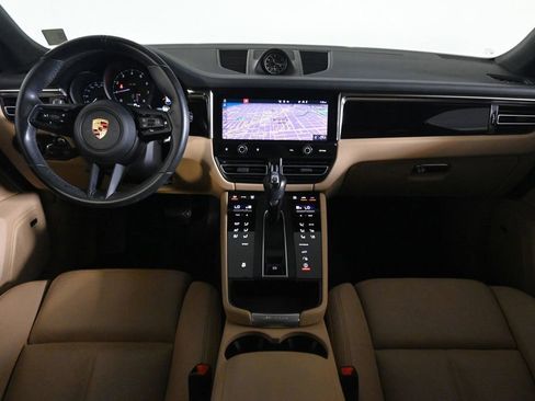 Certified 2024 Porsche Macan AWD/4WD image 11