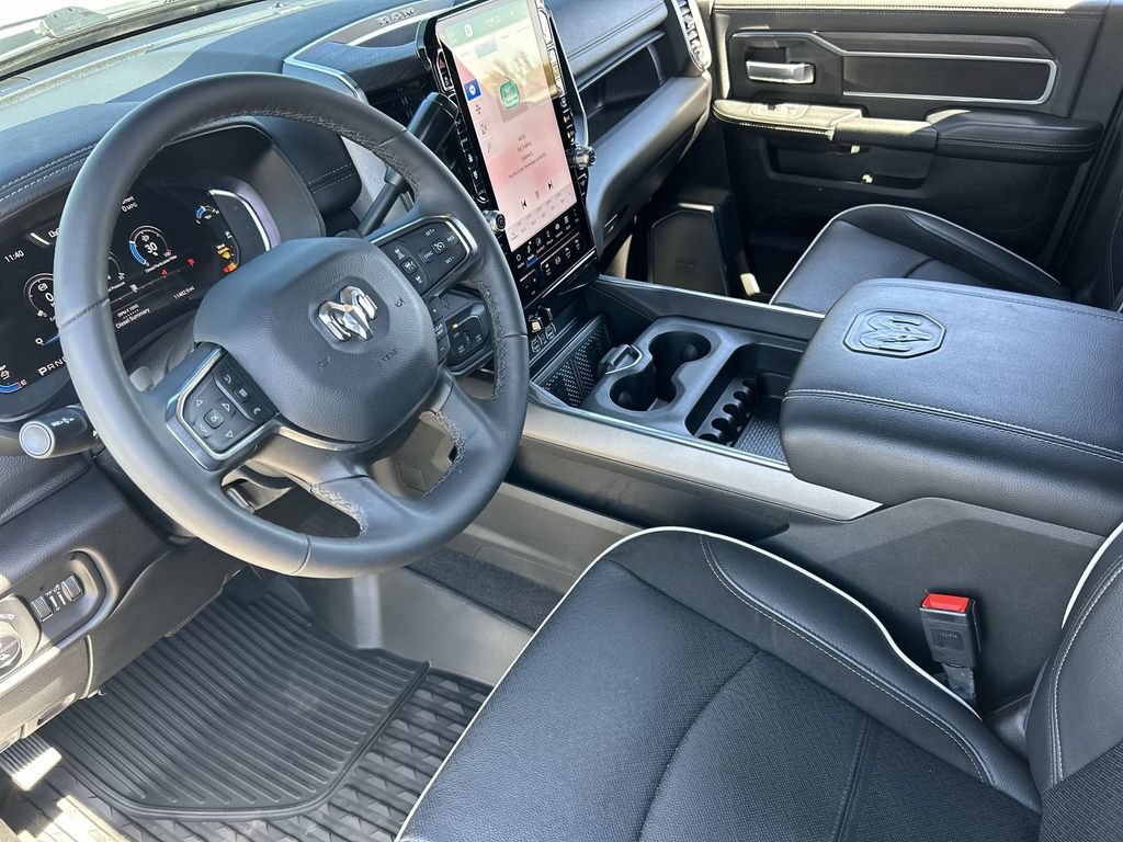 Used 2025 RAM 2500 Laramie AWD/4WD image 10