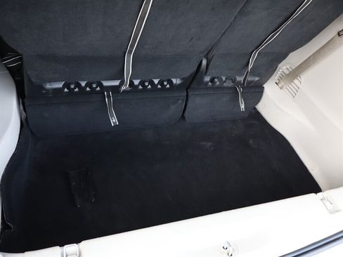 Used 2023 Chrysler Pacifica Touring-L FWD image 23