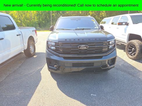 Used 2025 Ford Expedition Max Platinum w/ Stealth Performance Package AWD/4WD image 1